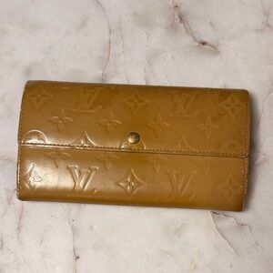 Authentic Louis Vuitton Vernis Monogram Wallet